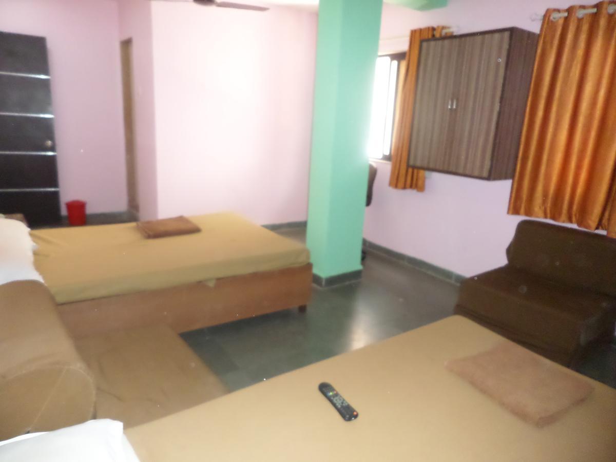 Ashtavinayak Residency Hotell Pune Exteriör bild