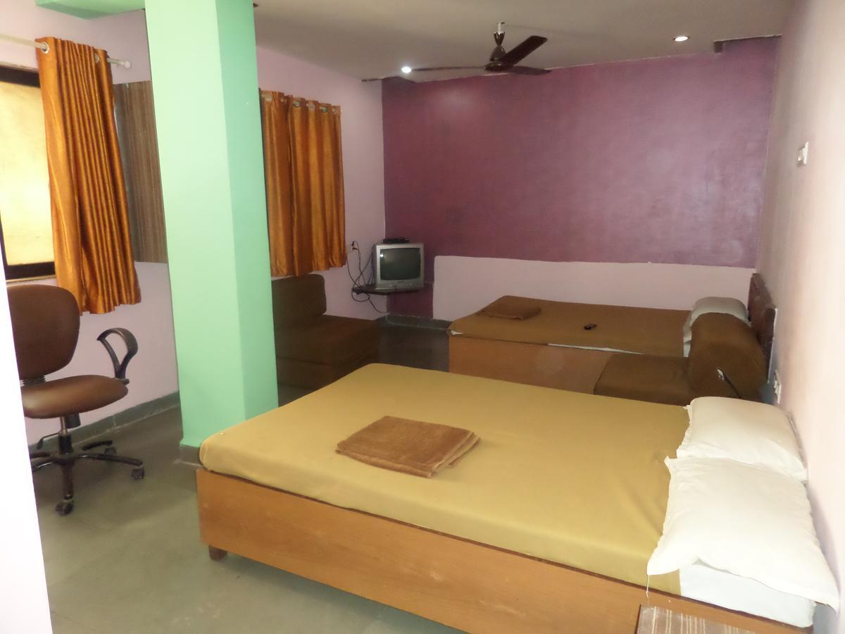 Ashtavinayak Residency Hotell Pune Exteriör bild