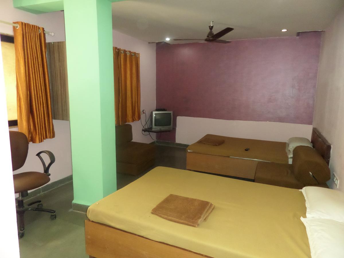 Ashtavinayak Residency Hotell Pune Exteriör bild